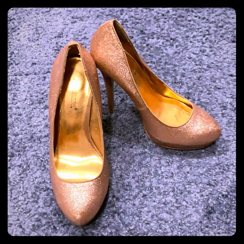 Rose gold glitter pump